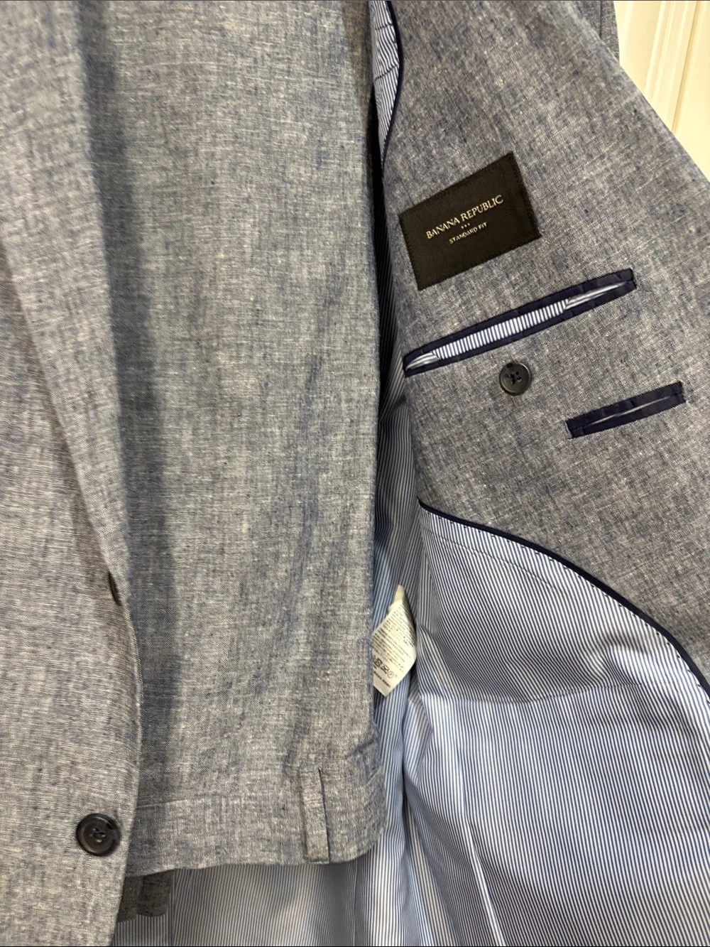 Banana Republic Heathered Light Blue Men’s Suit Linen/Cotton blend